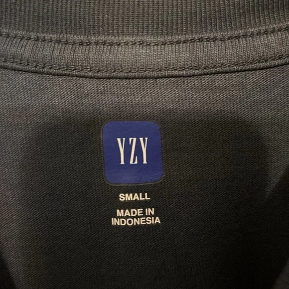 GAP Yeezy top - Picture 3 of 4